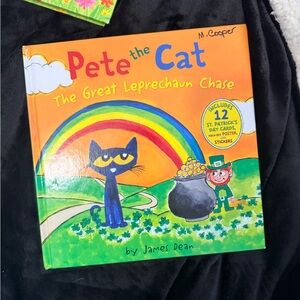 Pete the Cat: The Great Leprechaun Chase Book